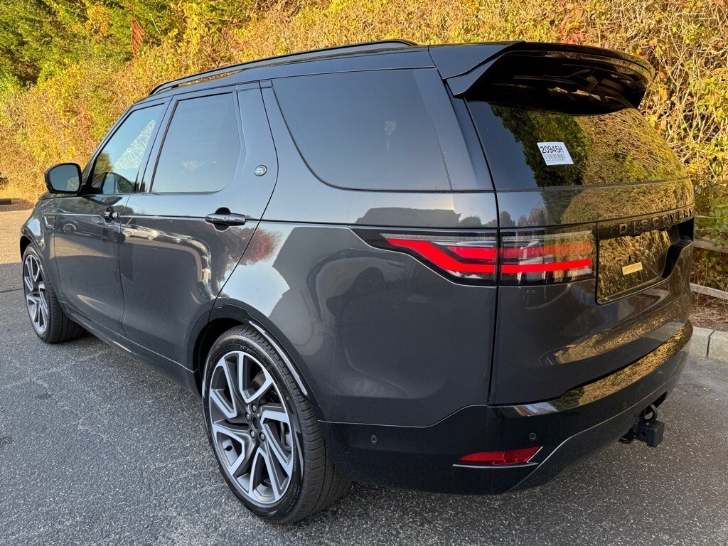 2025 Land Rover Discovery SE photo 3