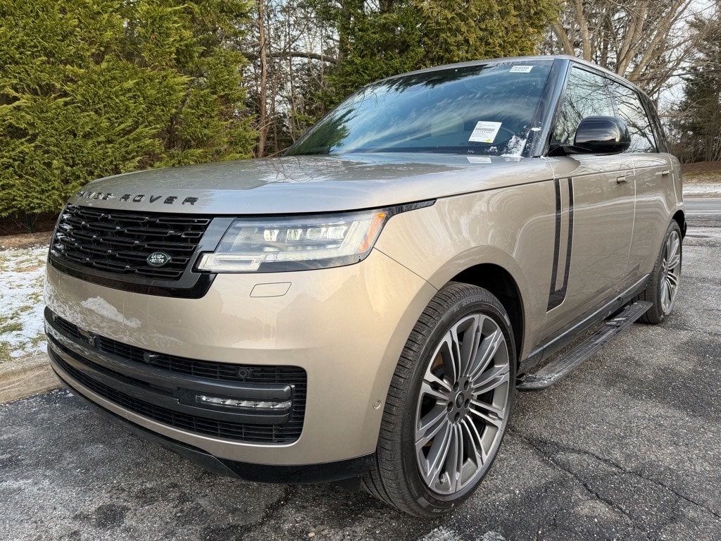 2025 Land Rover Range Rover SE's photo