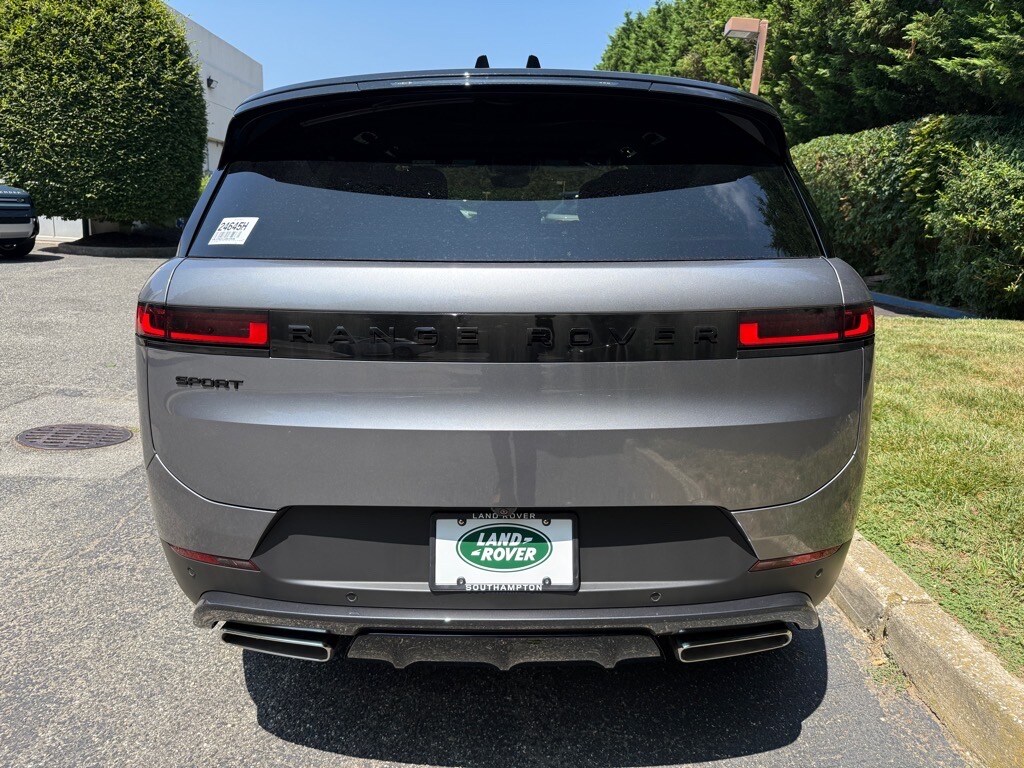 2025 Land Rover Range Rover Sport SE photo 4