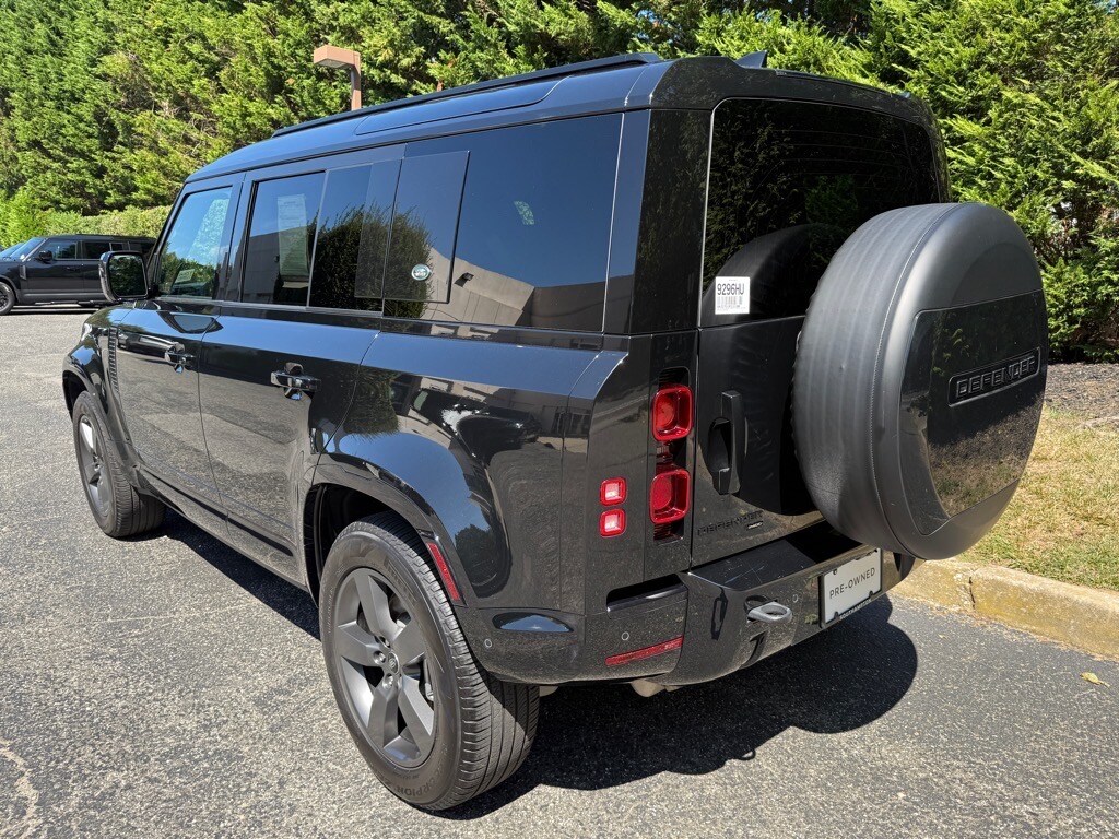 2023 Land Rover Defender 110 X-Dynamic SE photo 2
