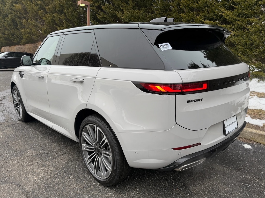 New 2026 Land Rover Range Rover Sport Dynamic SE SUV