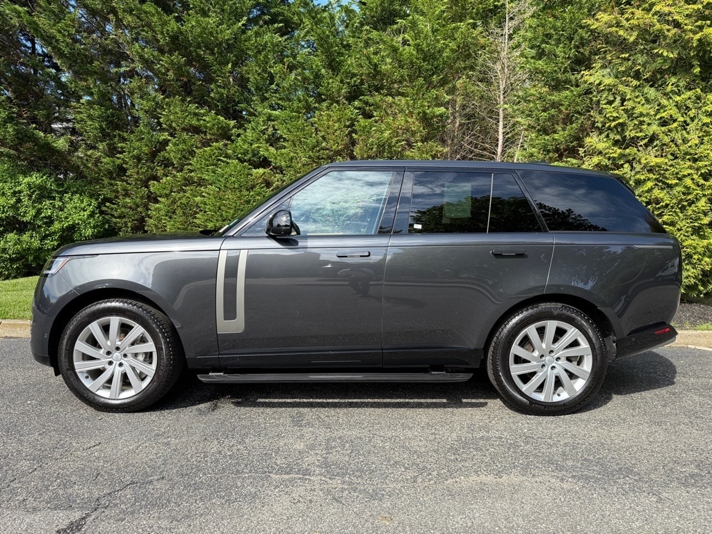 Used 2024 Land Rover Range Rover SE with VIN SALKP9FU4RA215299 for sale in Southampton, NY
