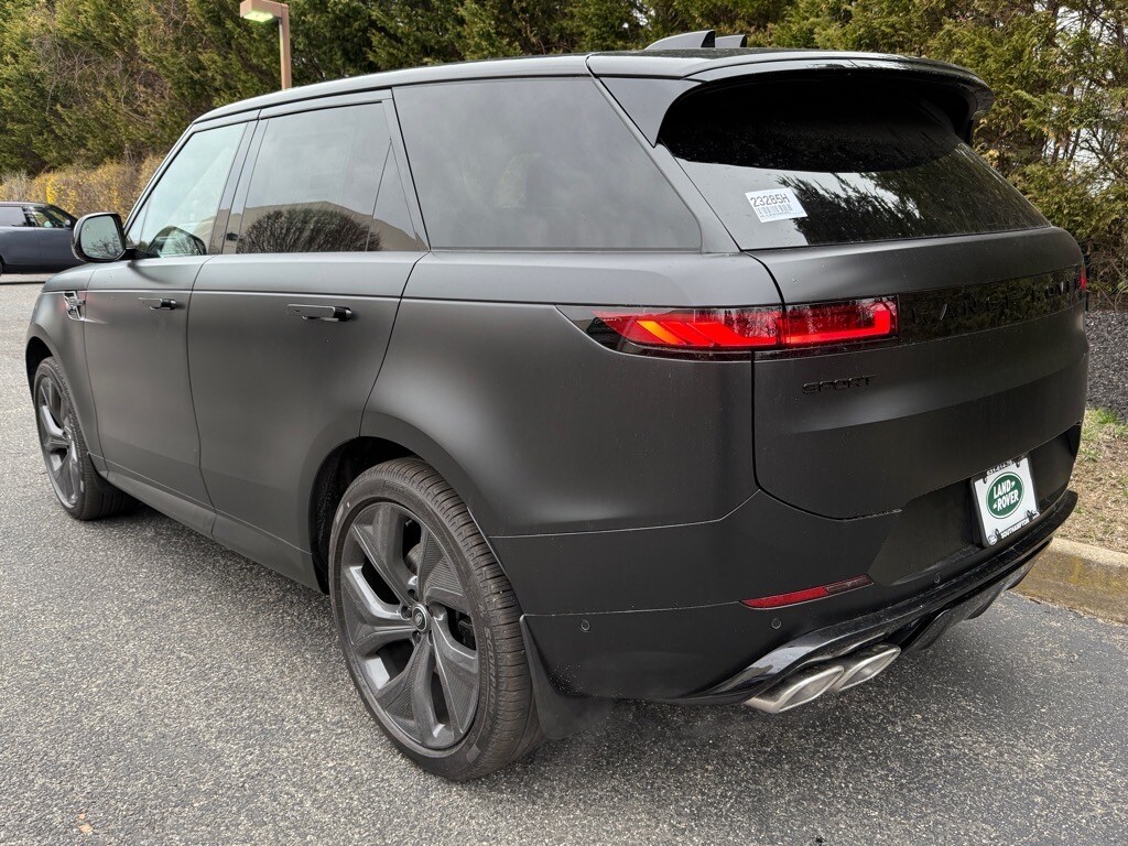 2025 Land Rover Range Rover Sport SE photo 3