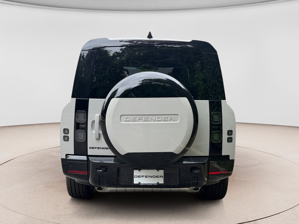 New 2026 Land Rover Defender 130 400PS X-Dynamic SE