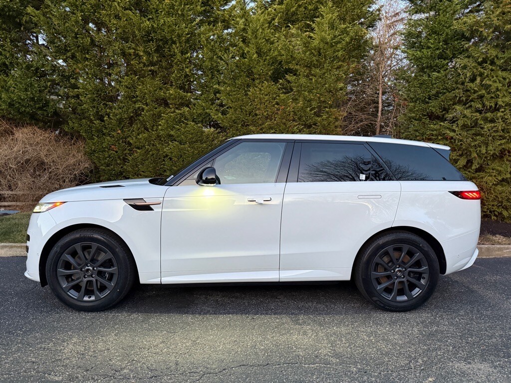 2025 Land Rover Range Rover Sport SE photo 2