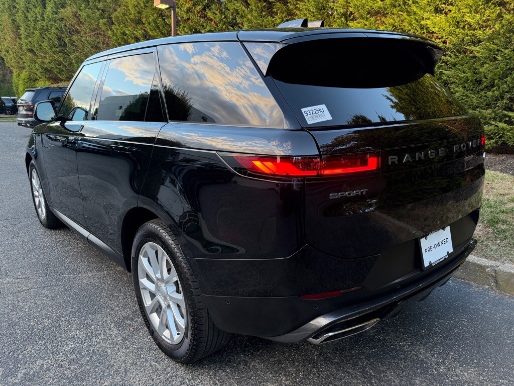 2023 Land Rover Range Rover Sport SE photo 3