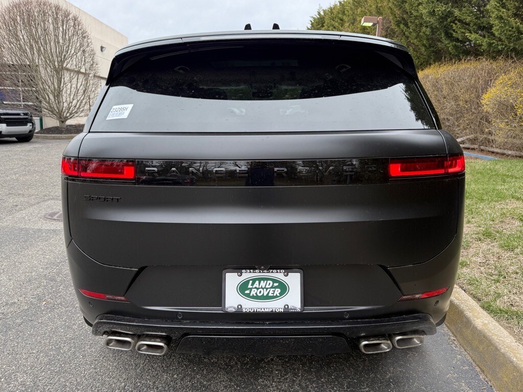 2025 Land Rover Range Rover Sport SE photo 4
