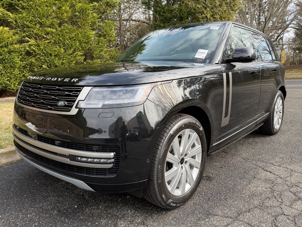 2026 Land Rover Range Rover SE's photo