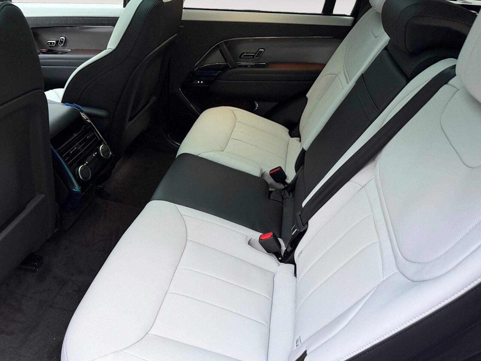 2026 Land Rover Range Rover Sport Dynamic SE - Photo 14