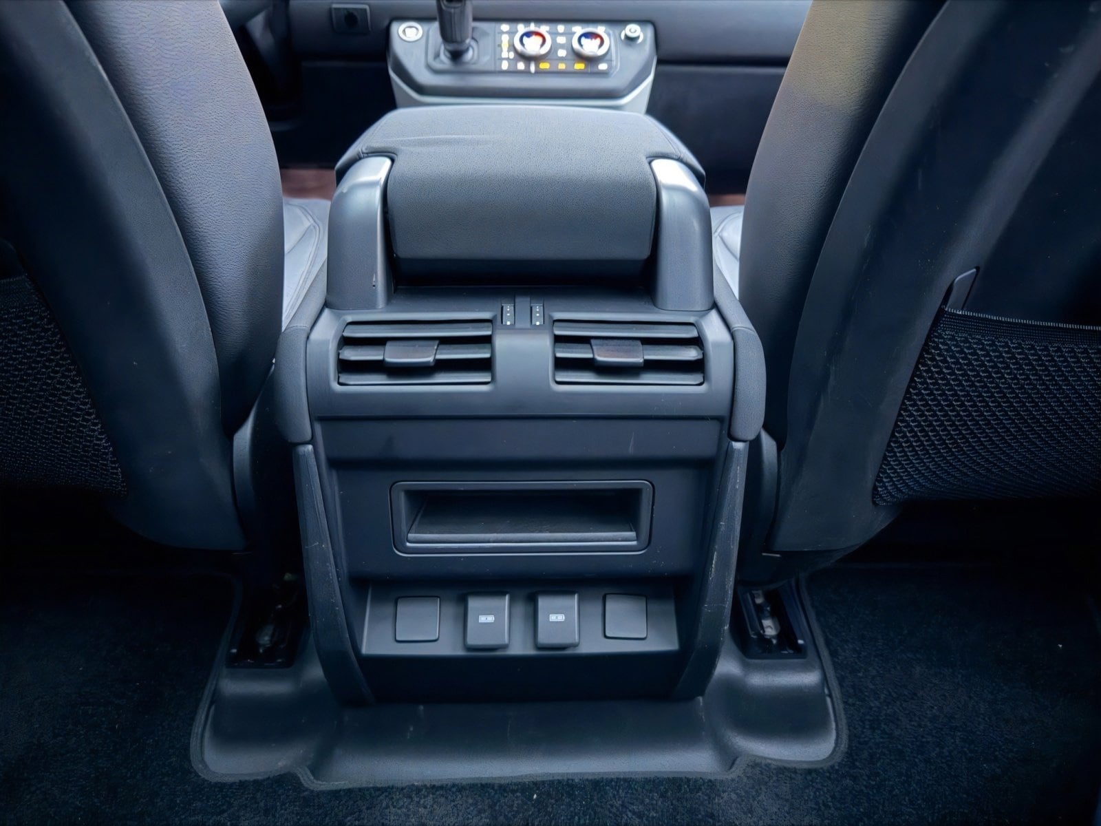 2023 Land Rover Defender X-Dynamic SE - Photo 20