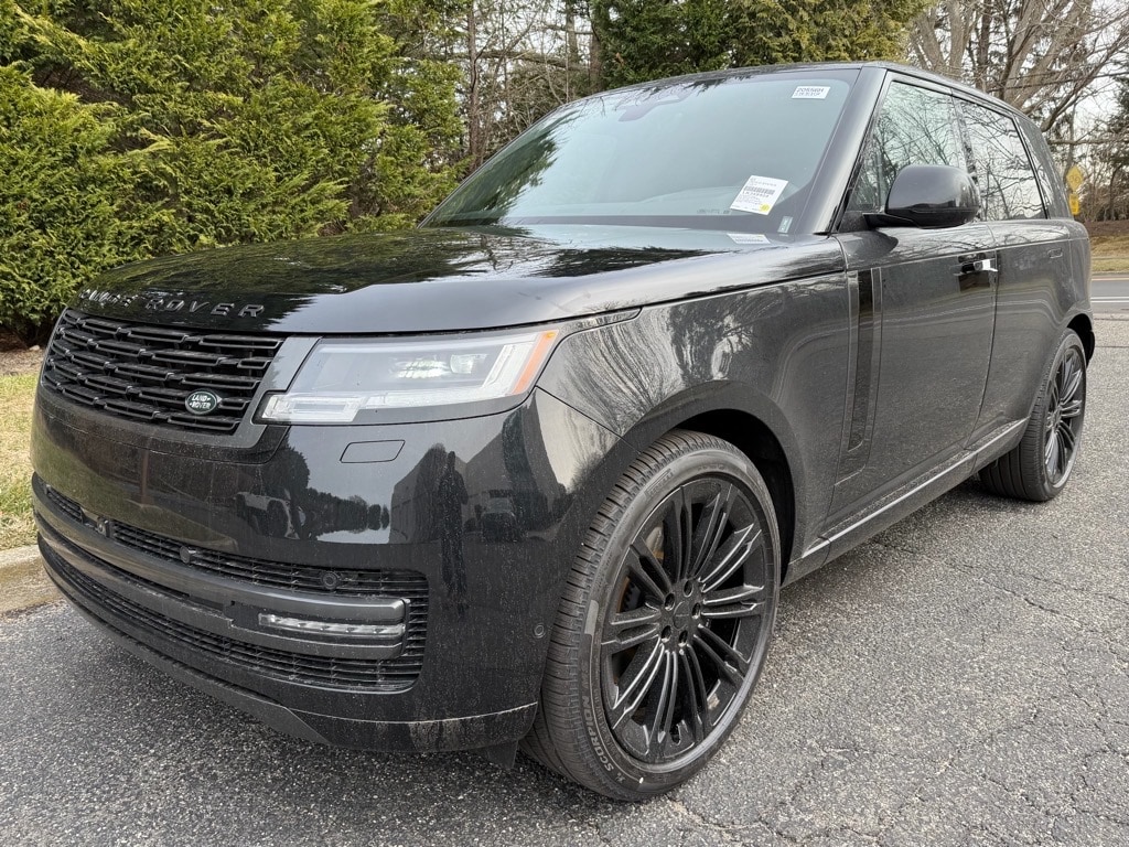 2026 Land Rover Range Rover SE's photo