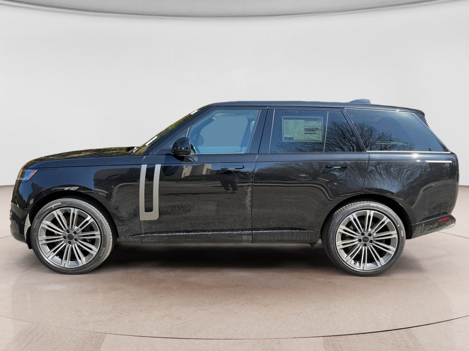 2026 Land Rover Range Rover SE - Photo 2