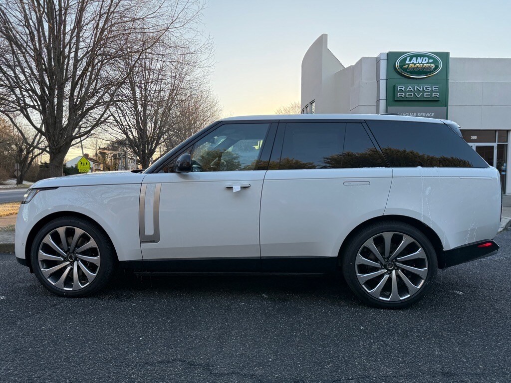 2025 Land Rover Range Rover Autobiography photo 2