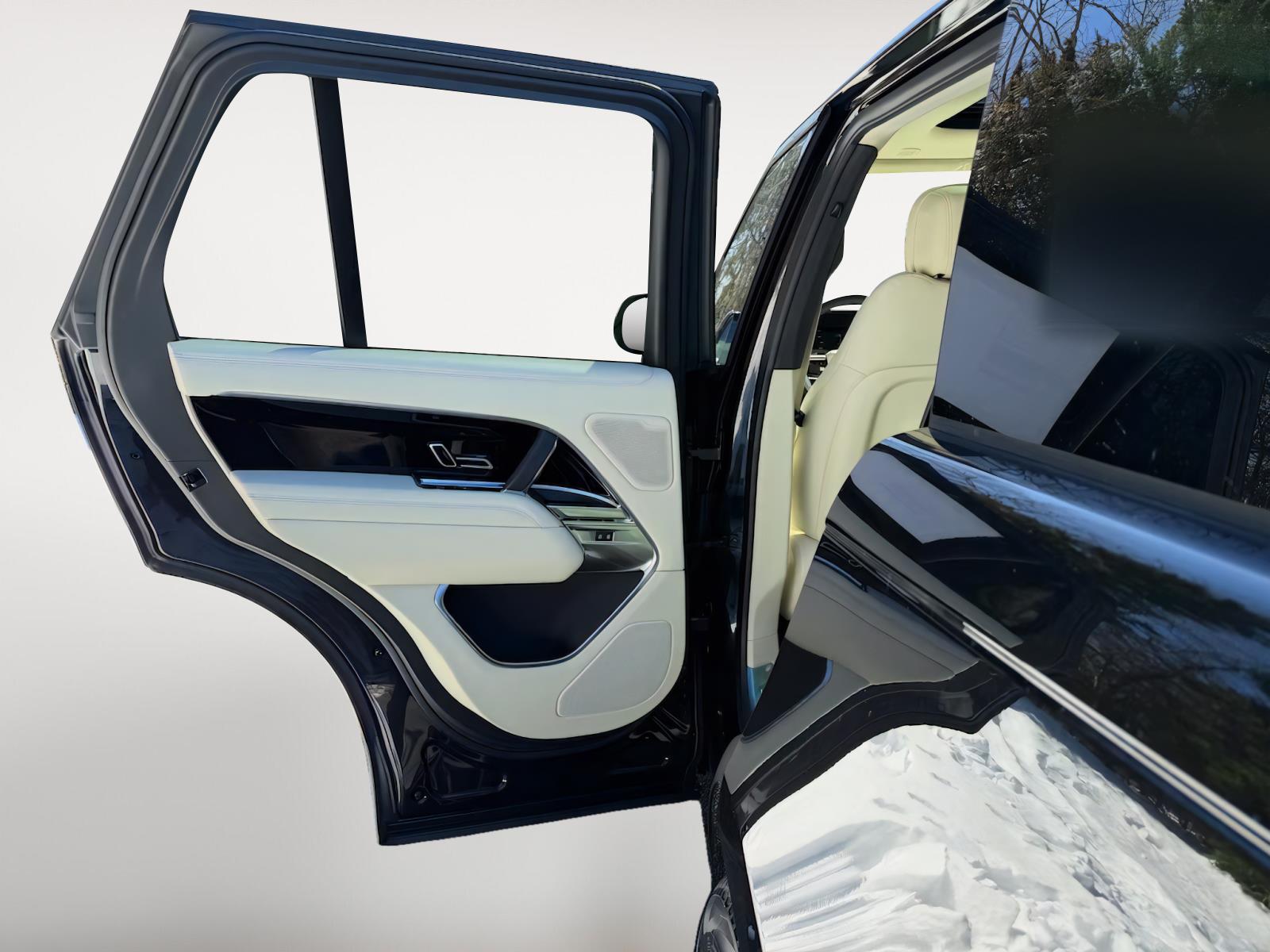 2026 Land Rover Range Rover SE - Photo 11