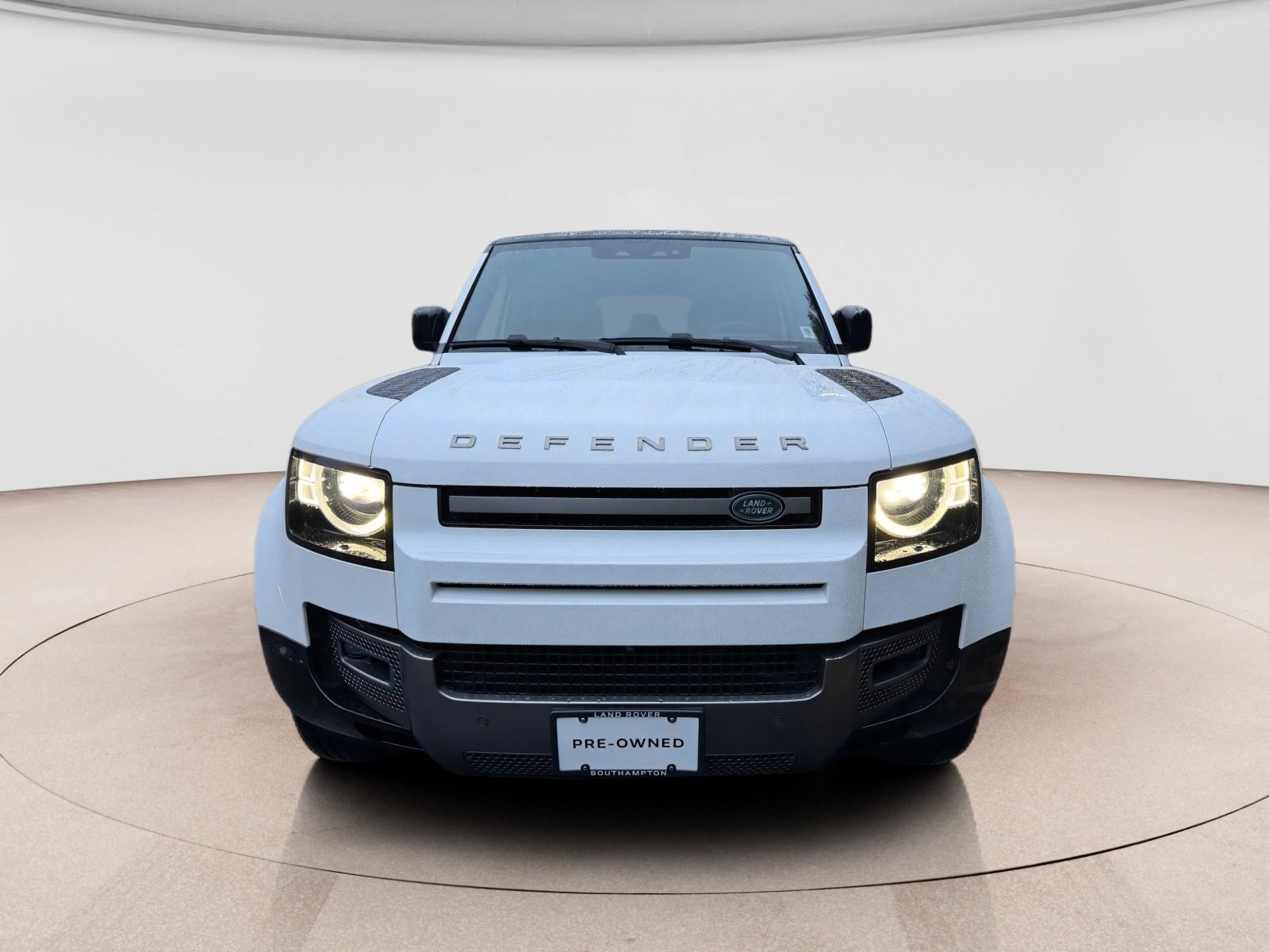 2023 Land Rover Defender X-Dynamic SE - Photo 9