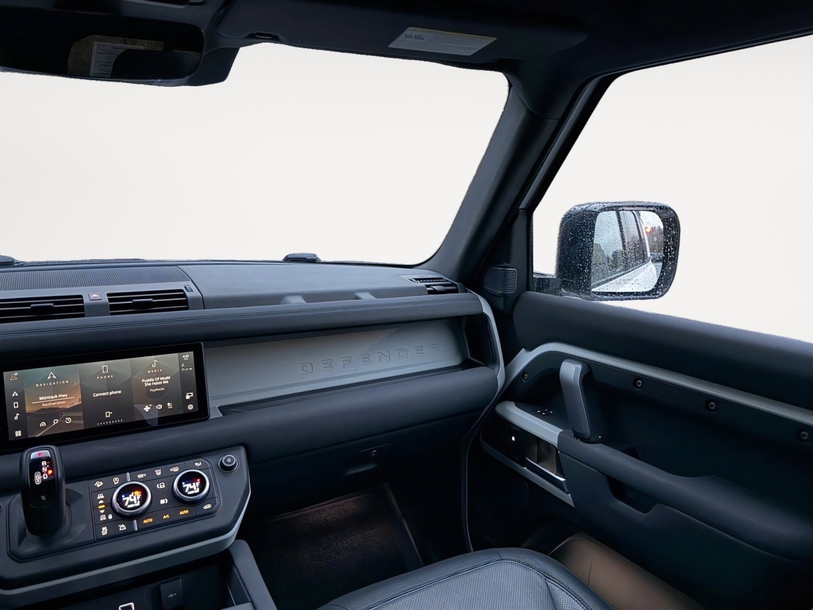 2023 Land Rover Defender X-Dynamic SE - Photo 15