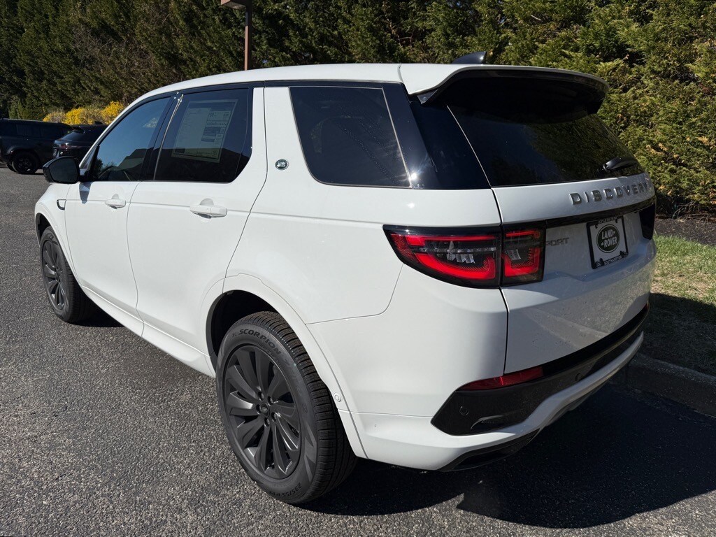 2025 Land Rover Discovery Sport S photo 3