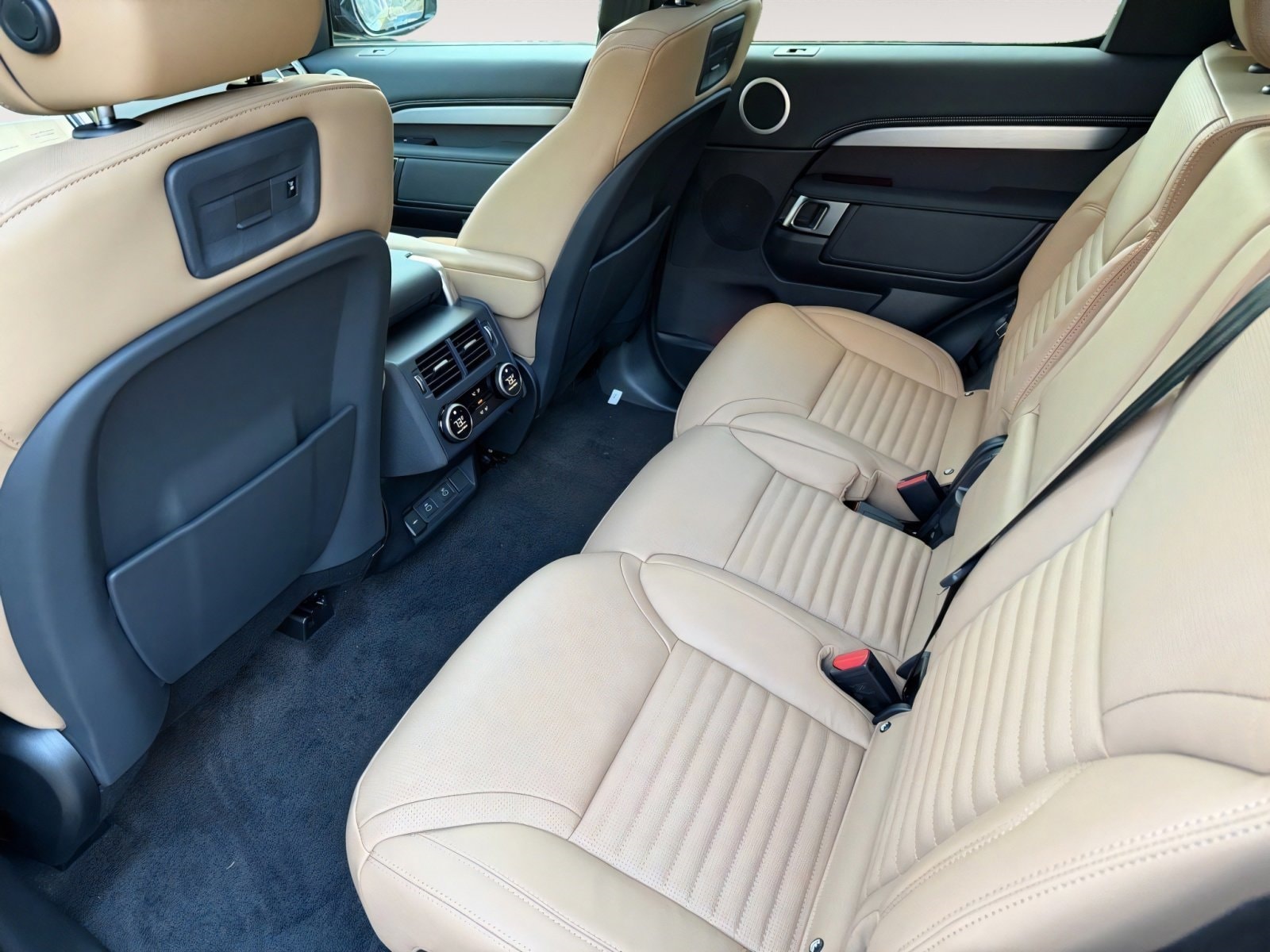 2026 Land Rover Discovery Gemini Edition - Photo 14