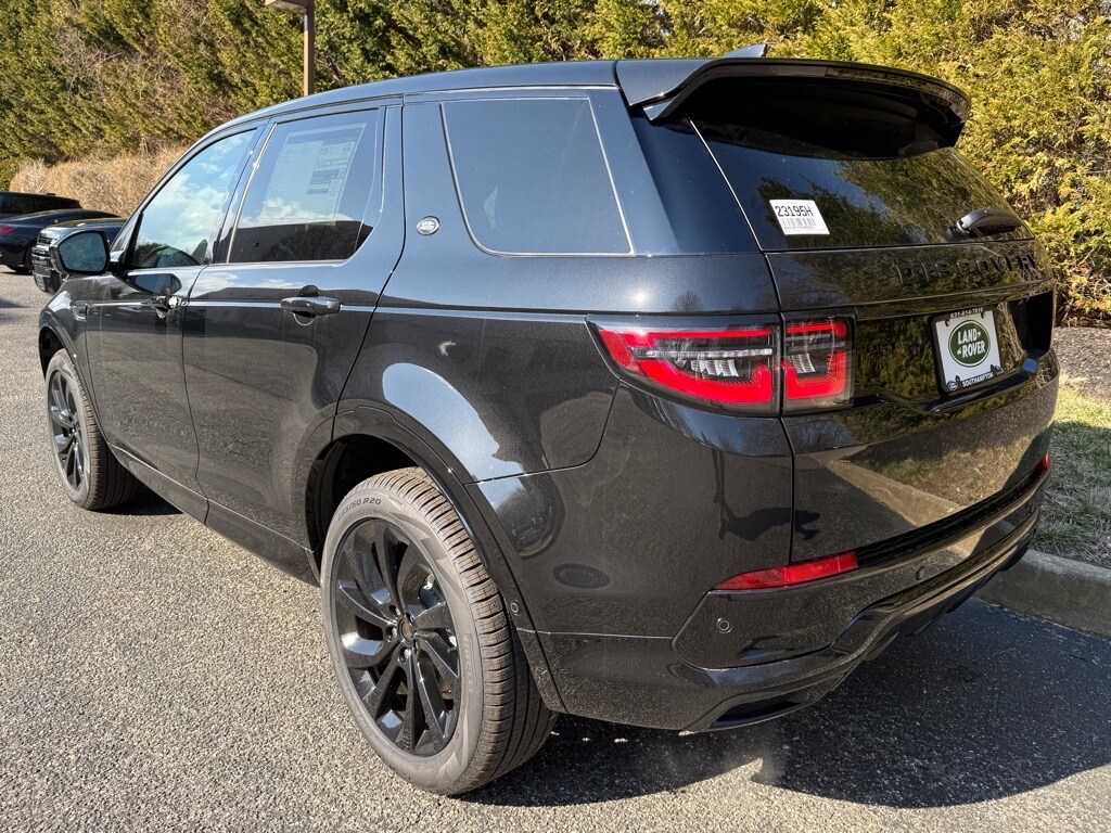2025 Land Rover Discovery Sport Dynamic SE photo 3