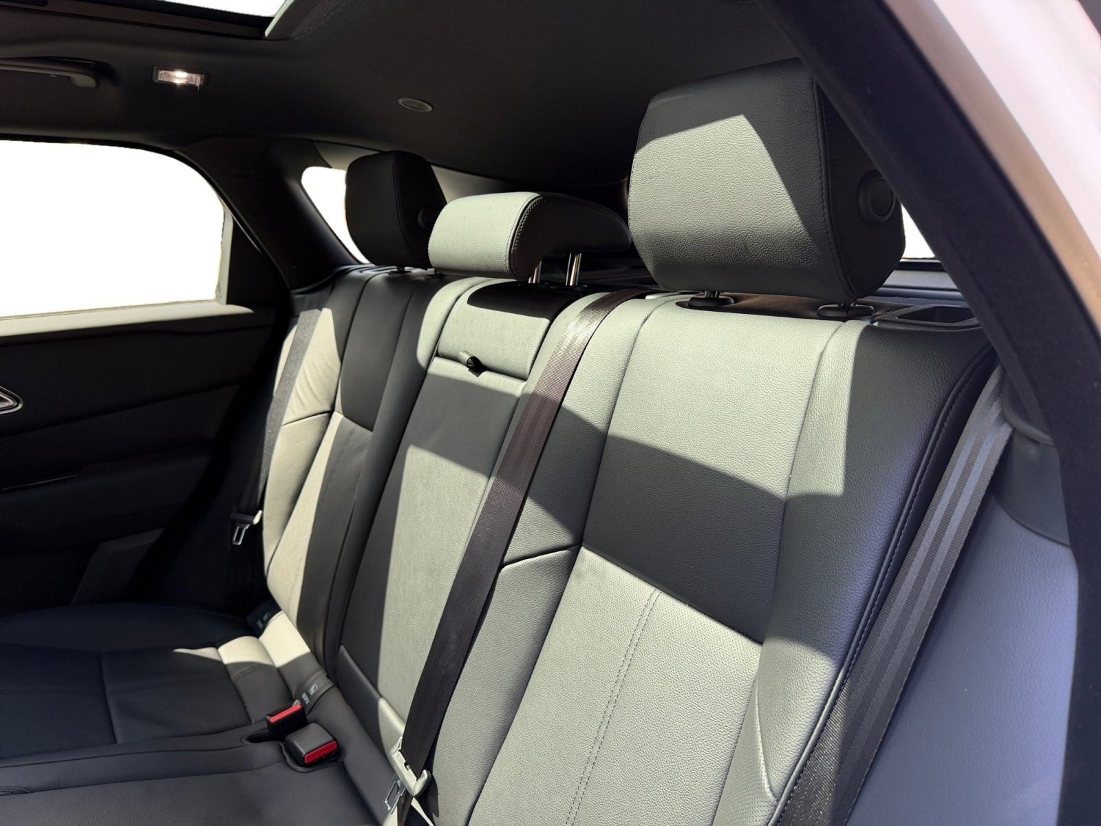 2026 Land Rover Range Rover Velar Dynamic SE - Photo 16