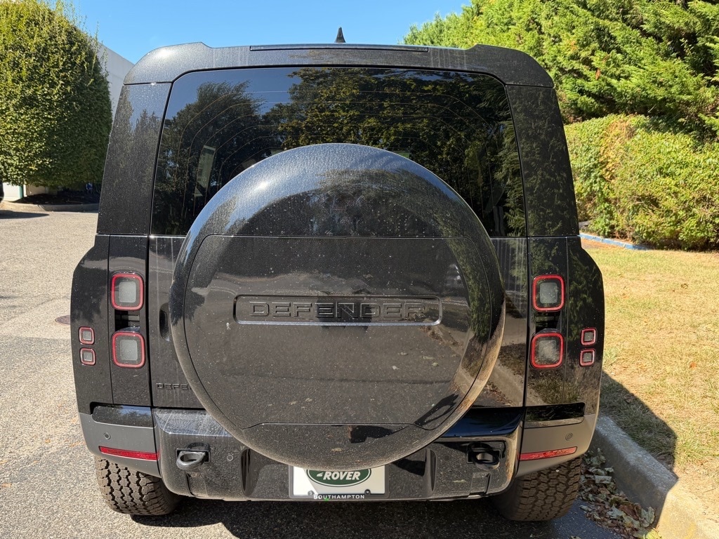 New 2026 Land Rover Defender 110 S 300PS SUV
