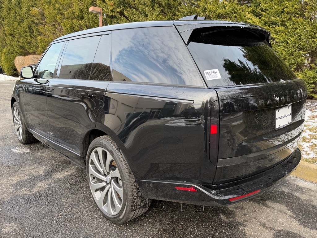 New 2025 Land Rover Range Rover SE LWB 530PS 7-Seats / V8 SUV