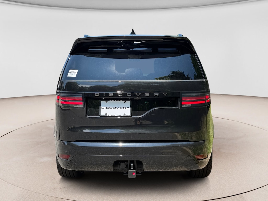 New 2026 Land Rover Discovery Dynamic SE SUV