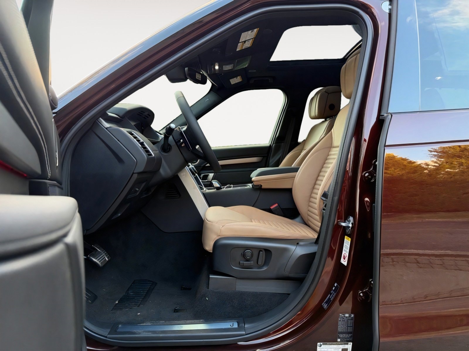 2026 Land Rover Discovery Gemini Edition - Photo 6