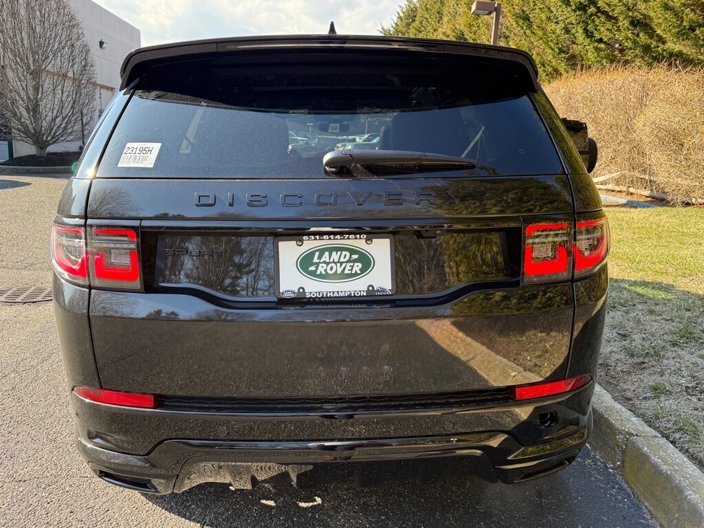 2025 Land Rover Discovery Sport Dynamic SE photo 4