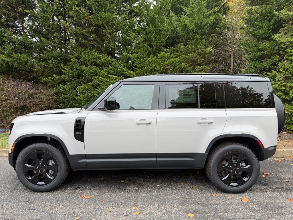 New 2026 Land Rover Defender 110 S 300PS SUV