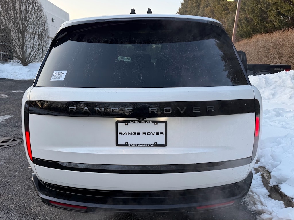 New 2026 Land Rover Range Rover SE SUV