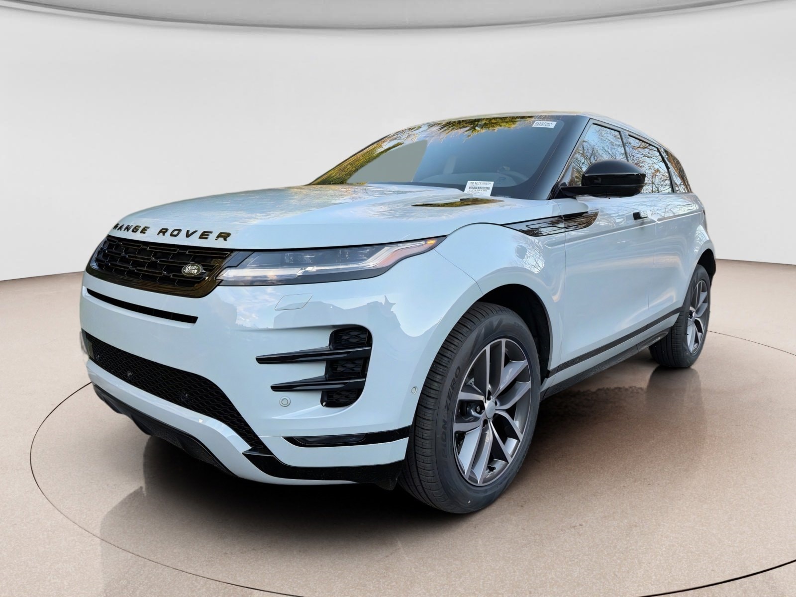2026 Land Rover Range Rover Evoque Dynamic SE