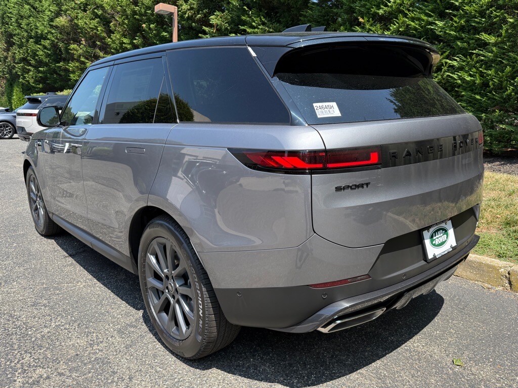 2025 Land Rover Range Rover Sport SE photo 3