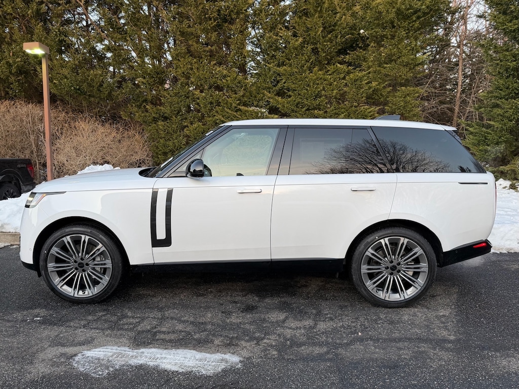 New 2026 Land Rover Range Rover SE SUV