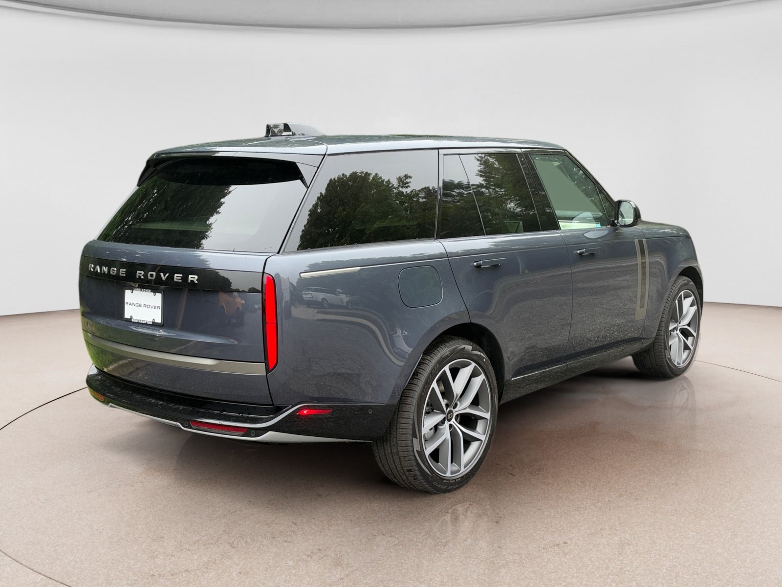 New 2027 Land Rover Range Rover SE SUV