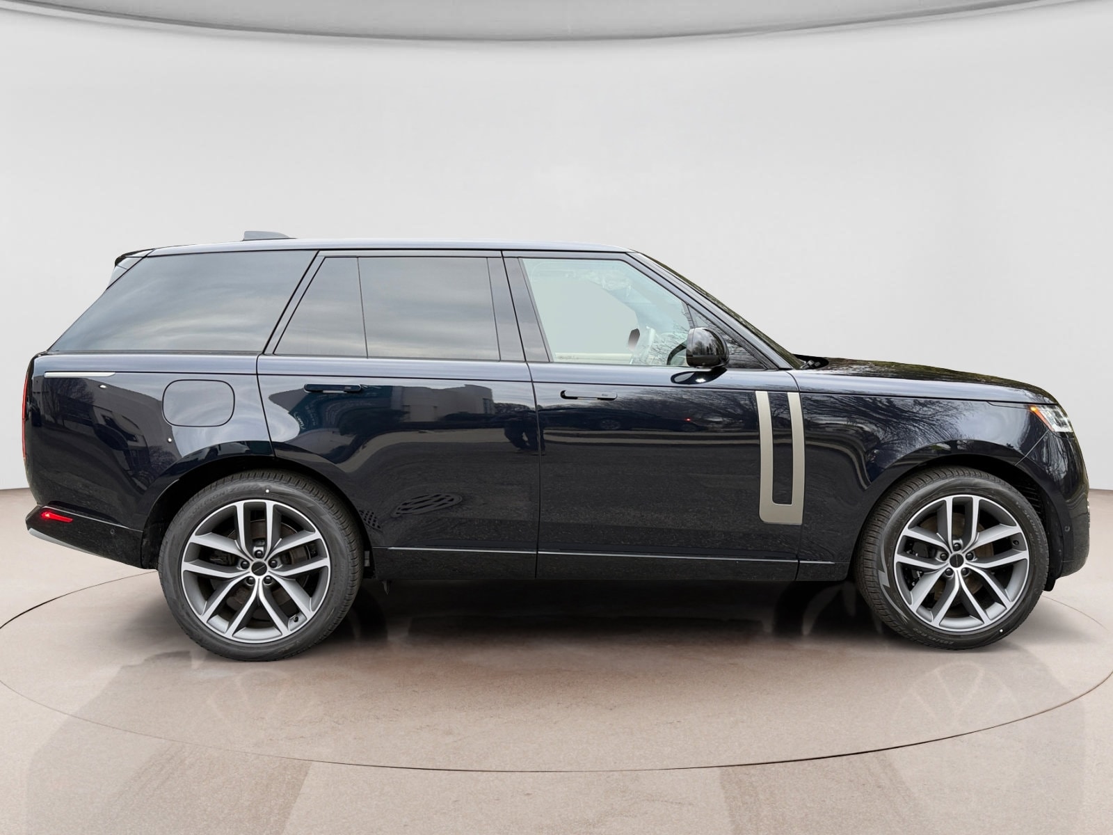 2026 Land Rover Range Rover SE - Photo 6