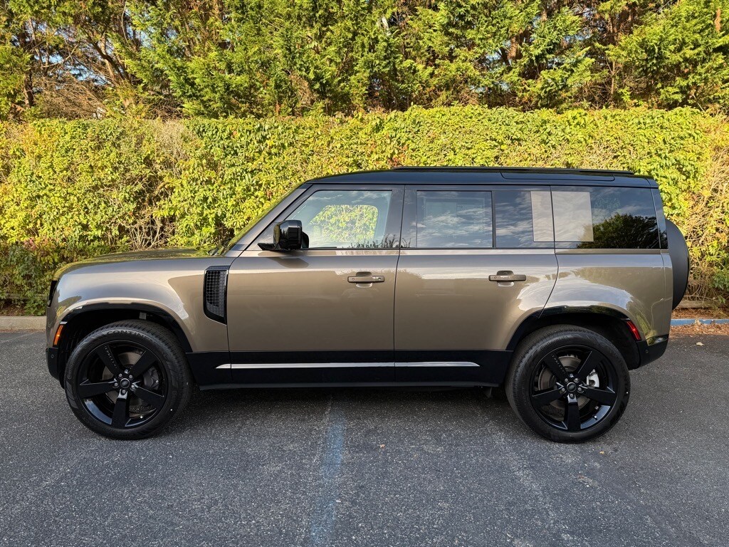 New 2025 Land Rover Defender 110 P400 X-Dynamic SE AWD 110 P400 X-Dynamic SE SUV