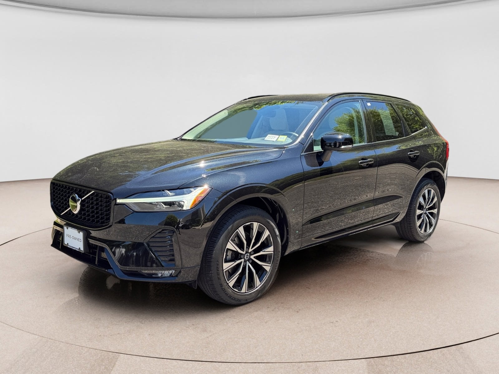 2024 Volvo XC60 B5 Core Dark Theme AWD's photo