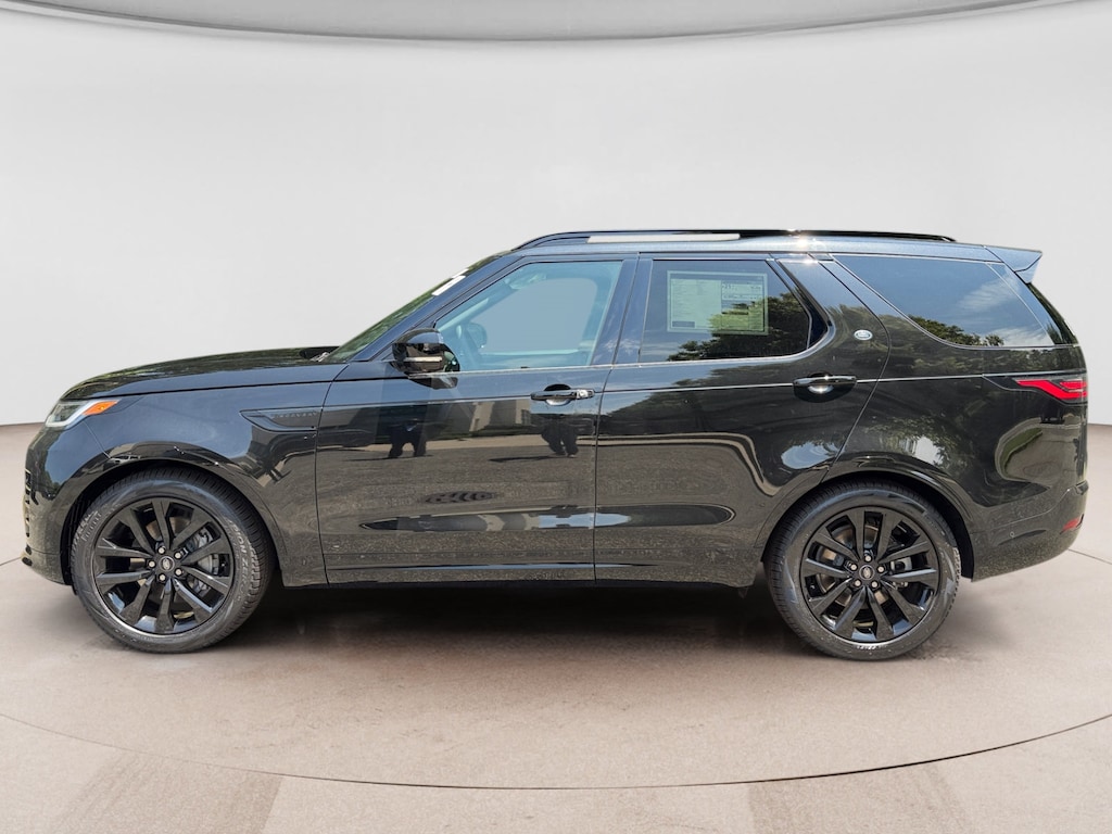 New 2026 Land Rover Discovery Dynamic SE SUV