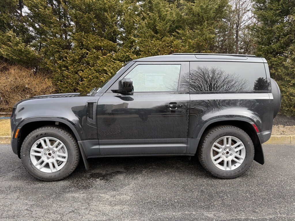 2025 Land Rover Defender 90 S photo 2