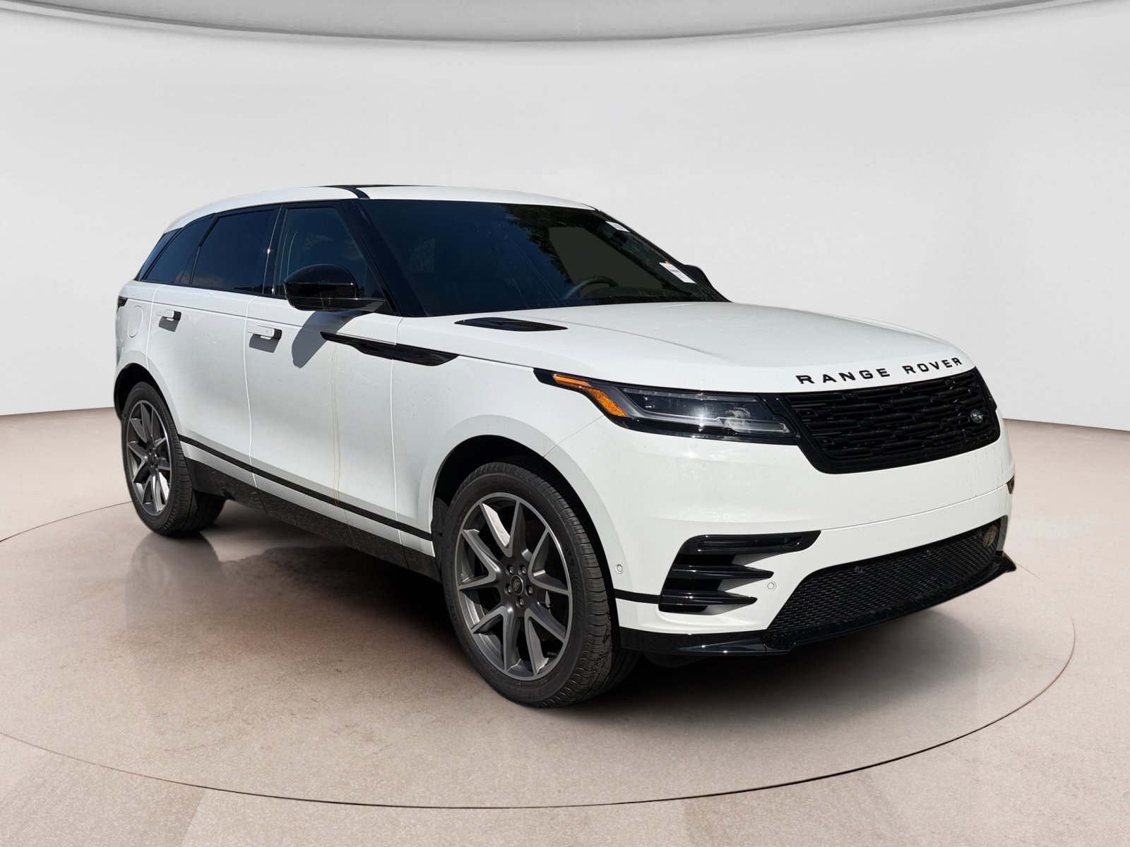 2026 Land Rover Range Rover Velar Dynamic SE - Photo 7