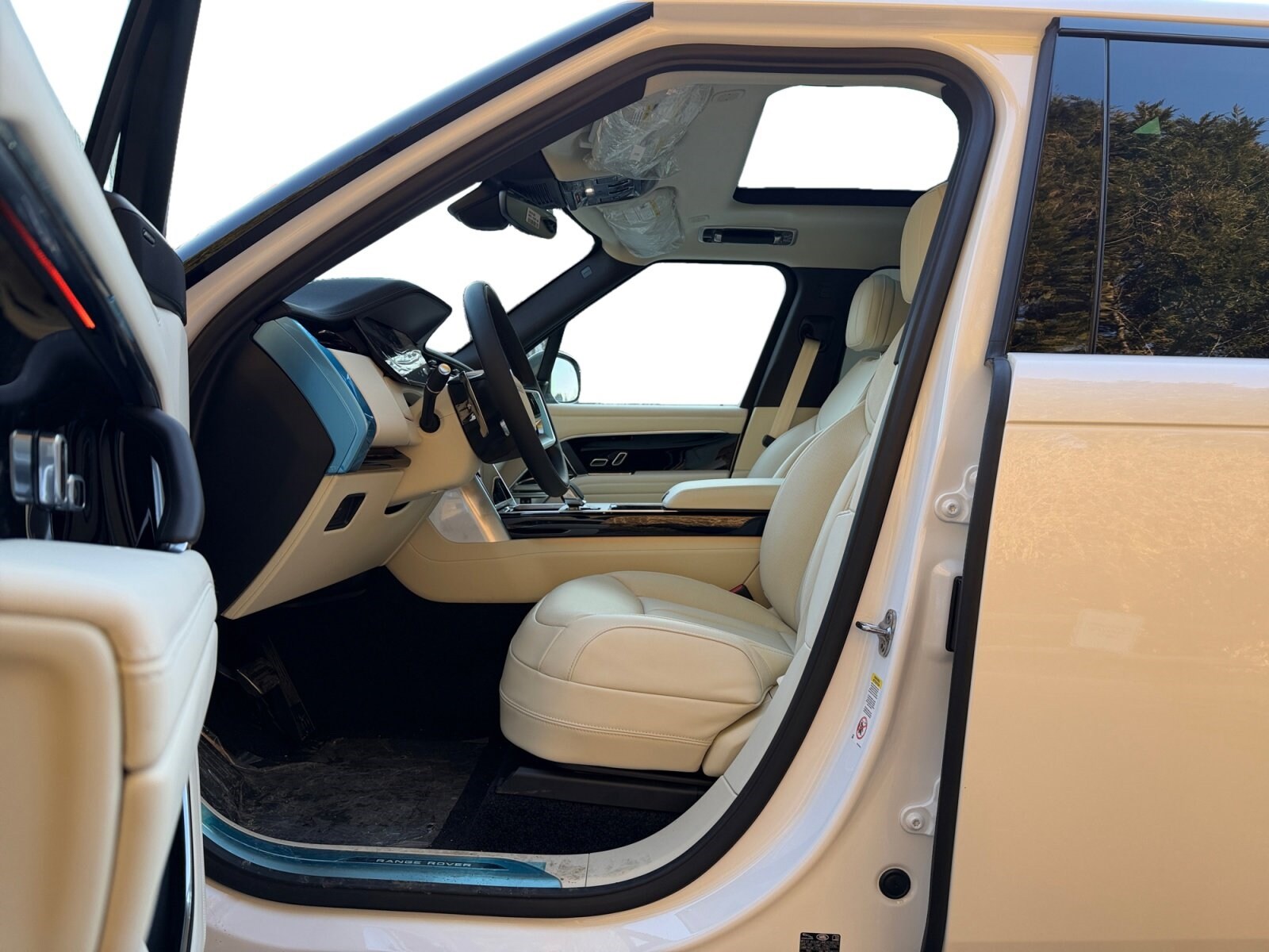 2026 Land Rover Range Rover SE - Photo 10