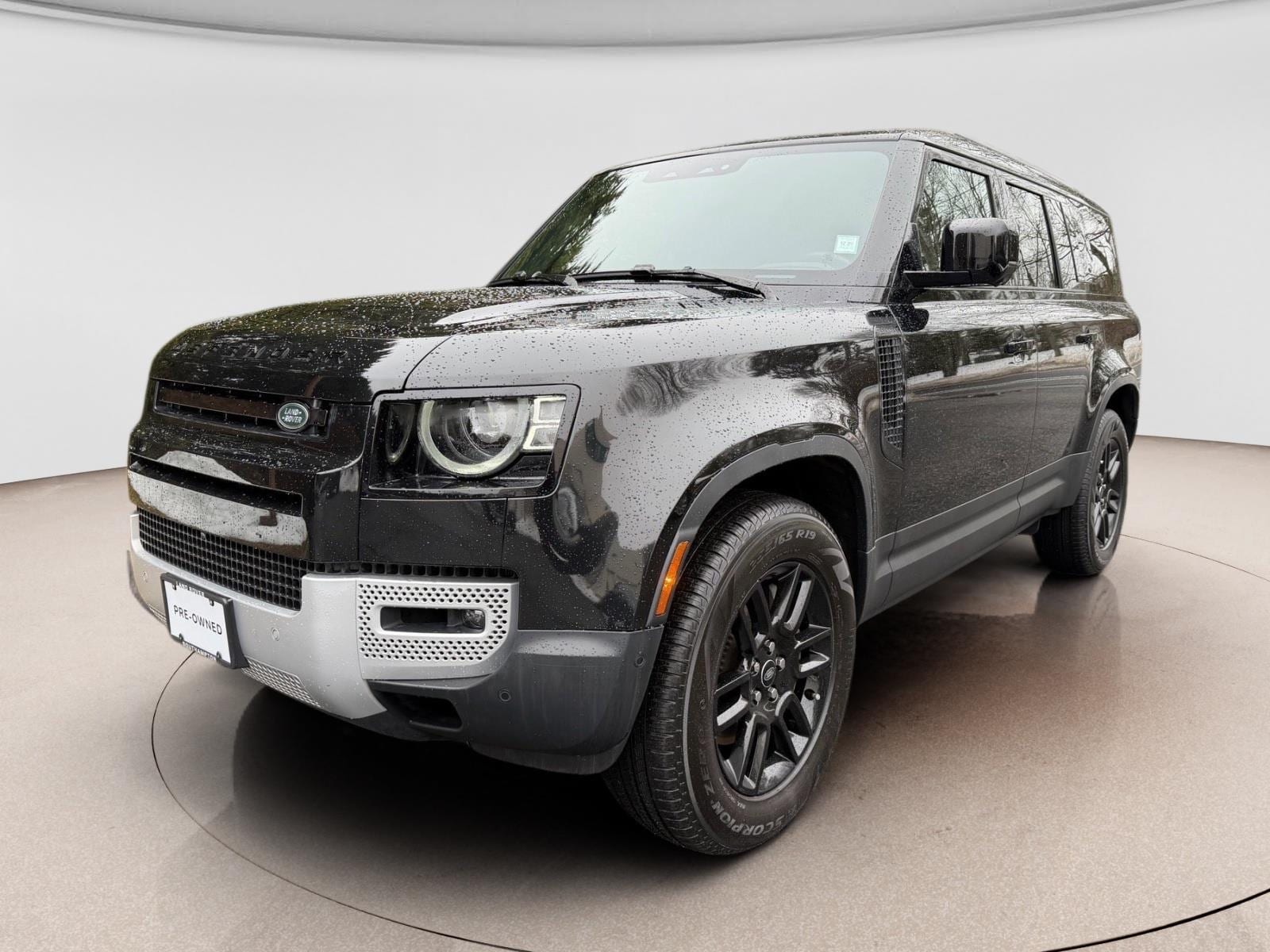 2023 Land Rover Defender SE