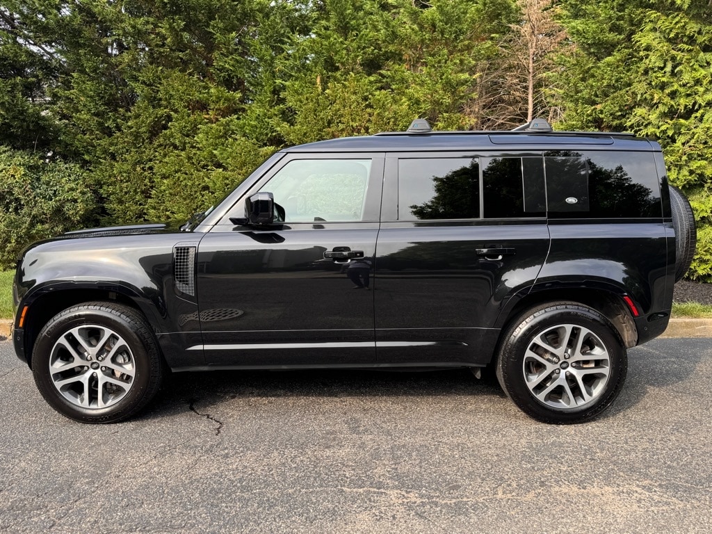 Certified 2022 Land Rover Defender XS Edition with VIN SALEW7RU8N2090389 for sale in Southampton, NY