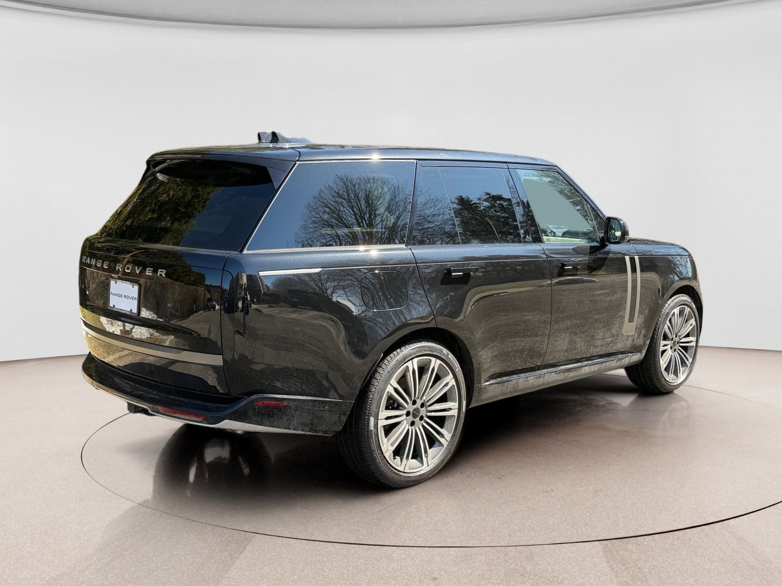 2026 Land Rover Range Rover SE - Photo 5