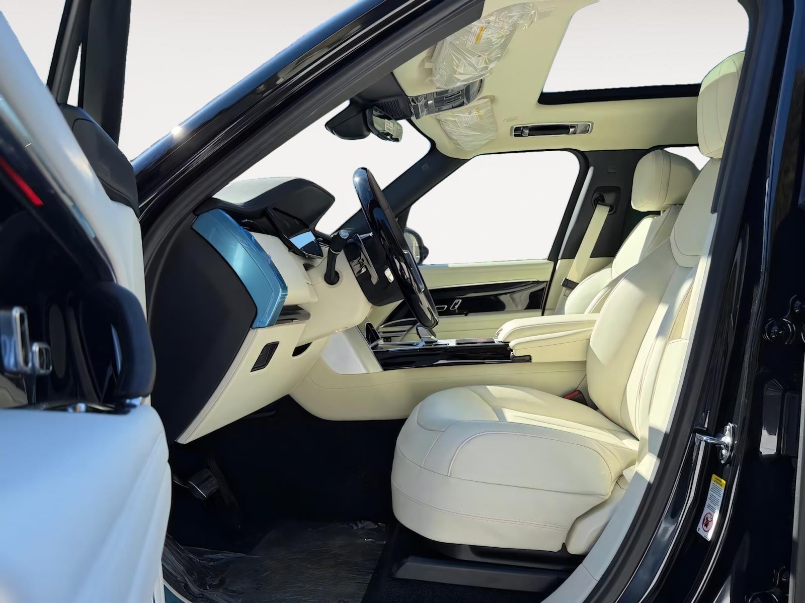 2026 Land Rover Range Rover SE - Photo 6