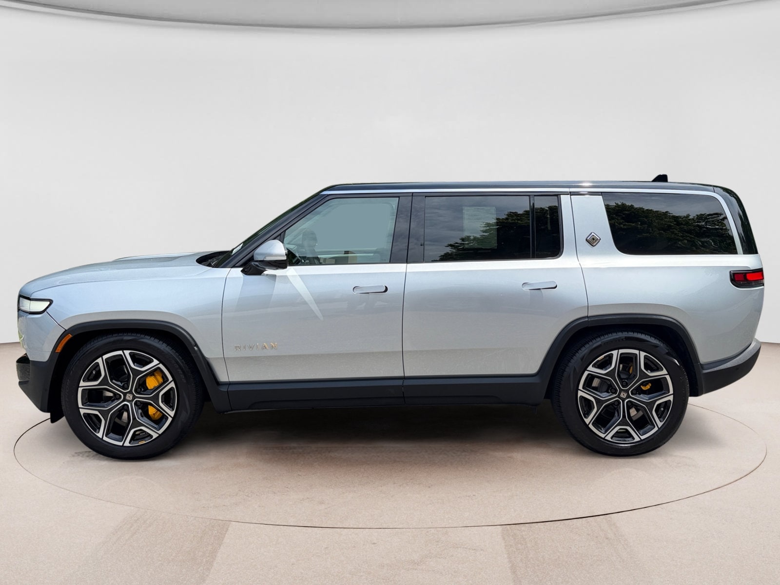 Used 2023 Rivian R1S Adventure with VIN 7PDSGABA6PN006827 for sale in Southampton, NY