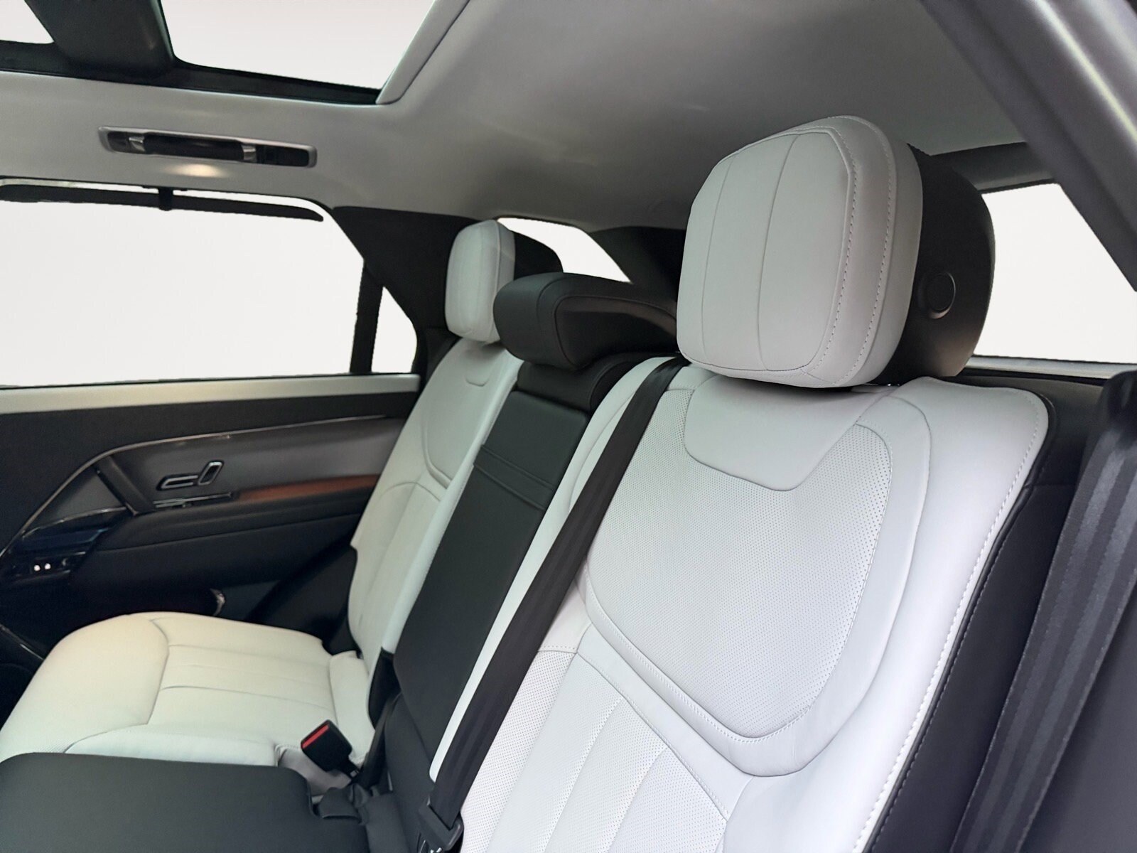 2026 Land Rover Range Rover Sport Dynamic SE - Photo 13