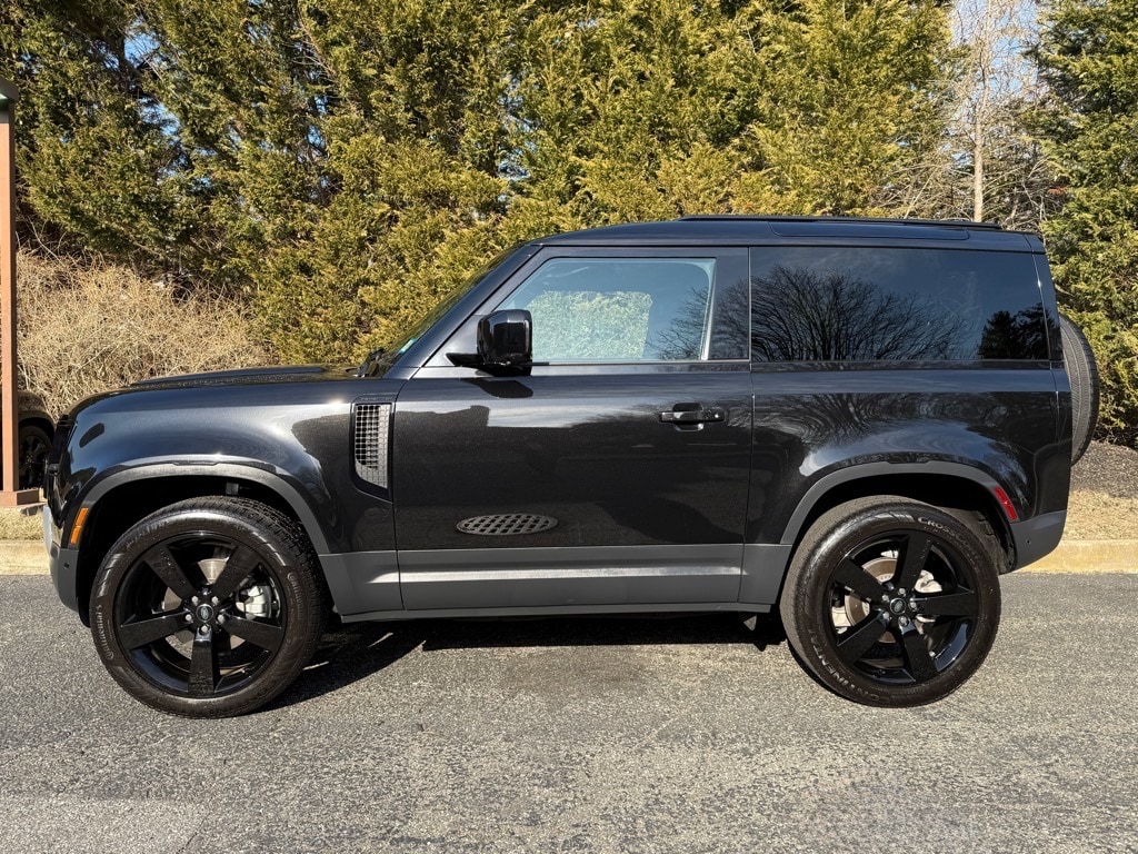 Used 2024 Land Rover Defender S with VIN SALEJ6EX4R2356067 for sale in Southampton, NY