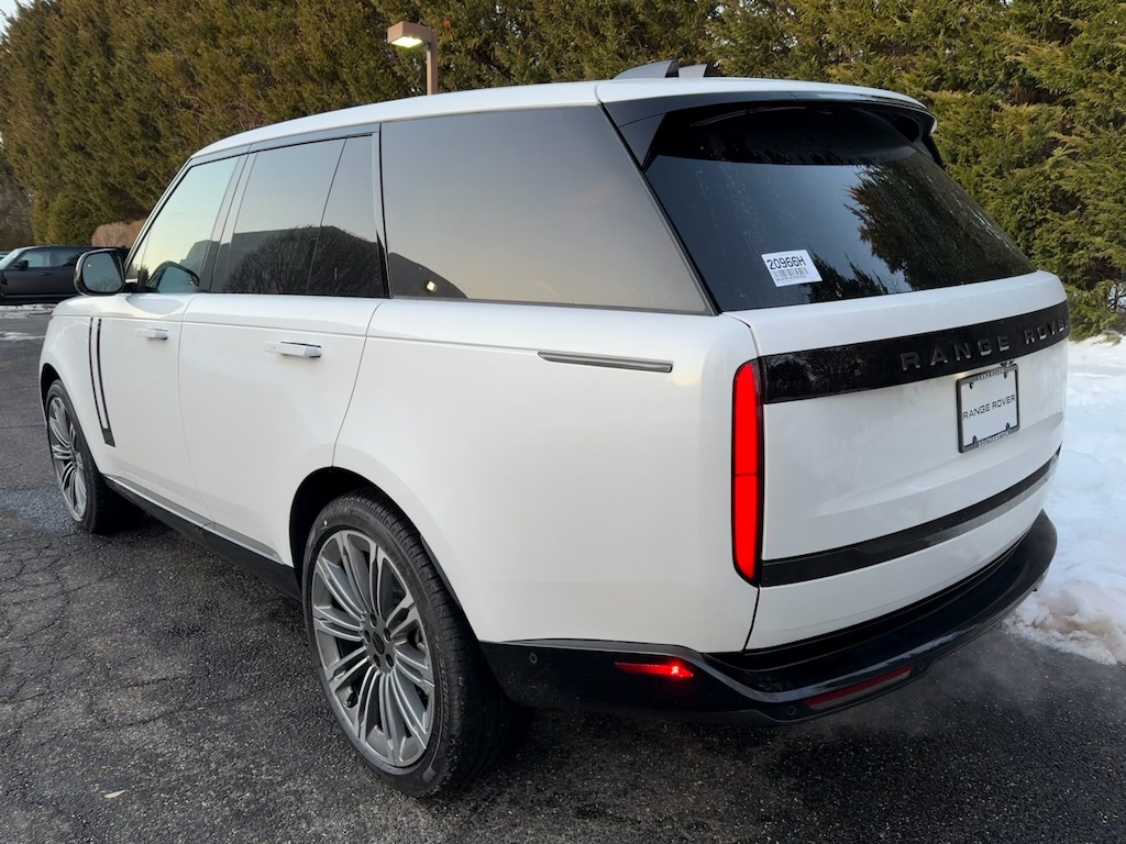 New 2026 Land Rover Range Rover SE SUV